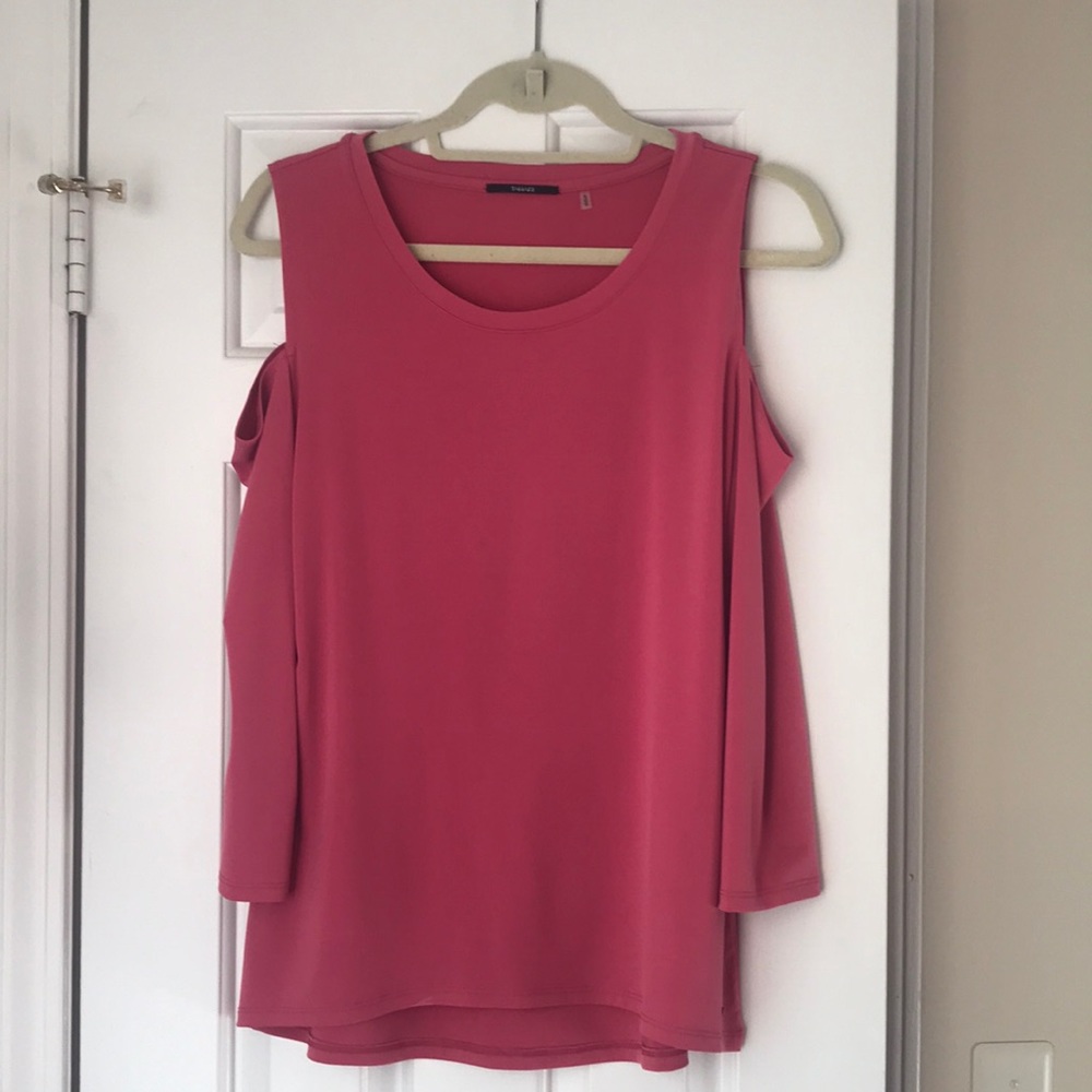 Tahari Size M 3/4 Sleeve Shoulder Cut Out Blouse